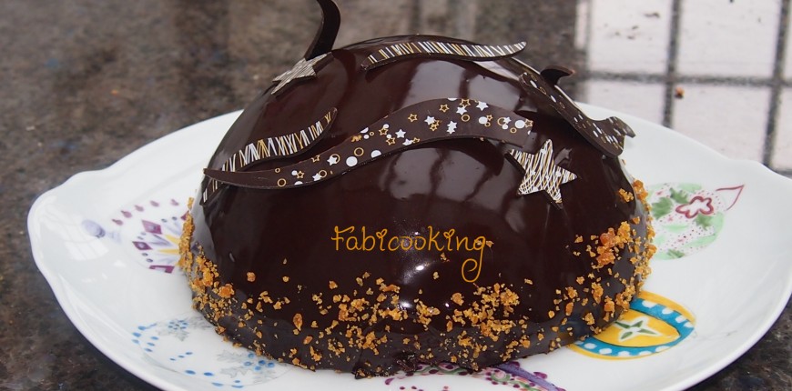 Dôme Chocolat , Bavarois Caramel et insert Poire