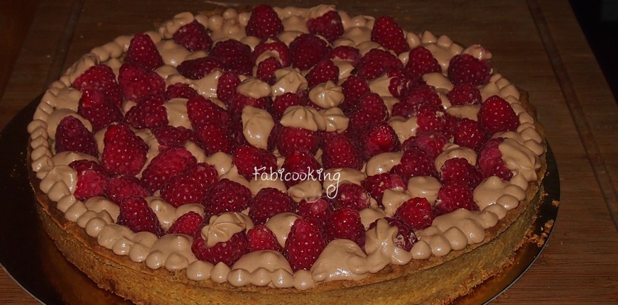 Tarte framboise pistache et praliné