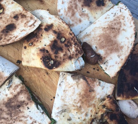 Quesadillas à la plancha aux champignons et épinards