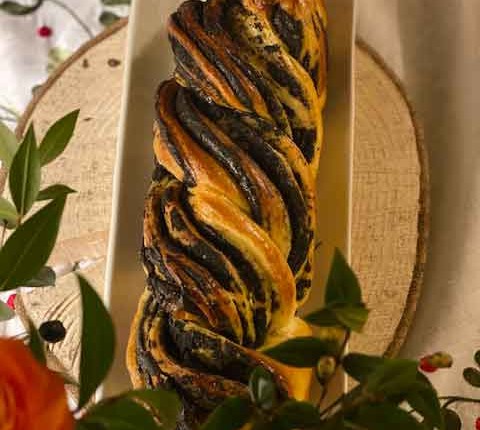 Babka à la pâte de sésame noir
