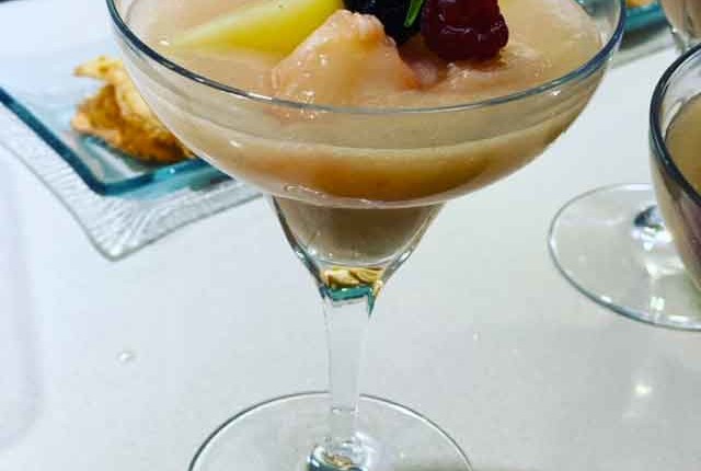 Soupe froide de pêches blanches et verveine