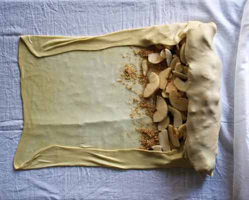 Apfelstrudel-rolling-1