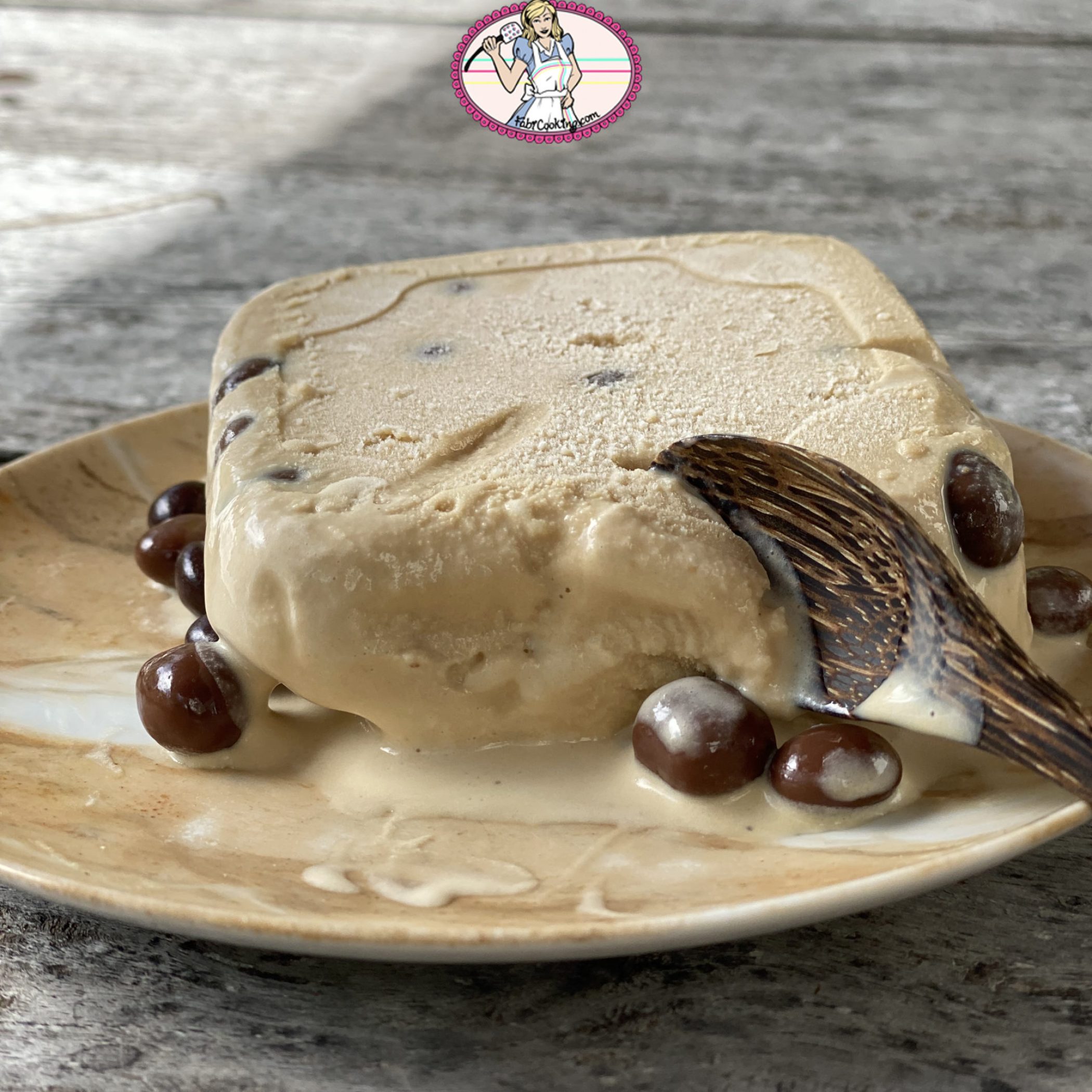 Crème glacée au café et grains de café