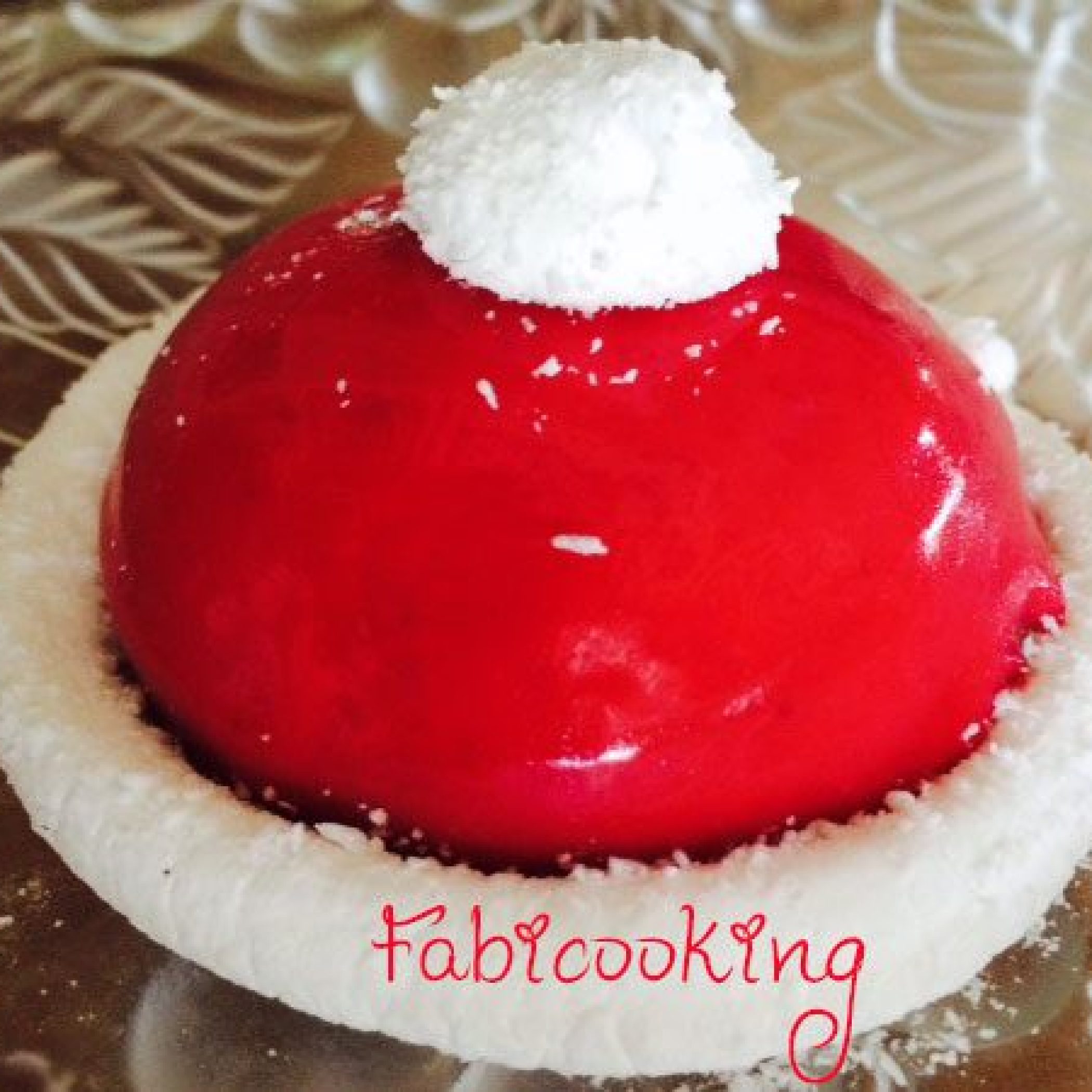 Dome-cerise--comme-un-bonnet