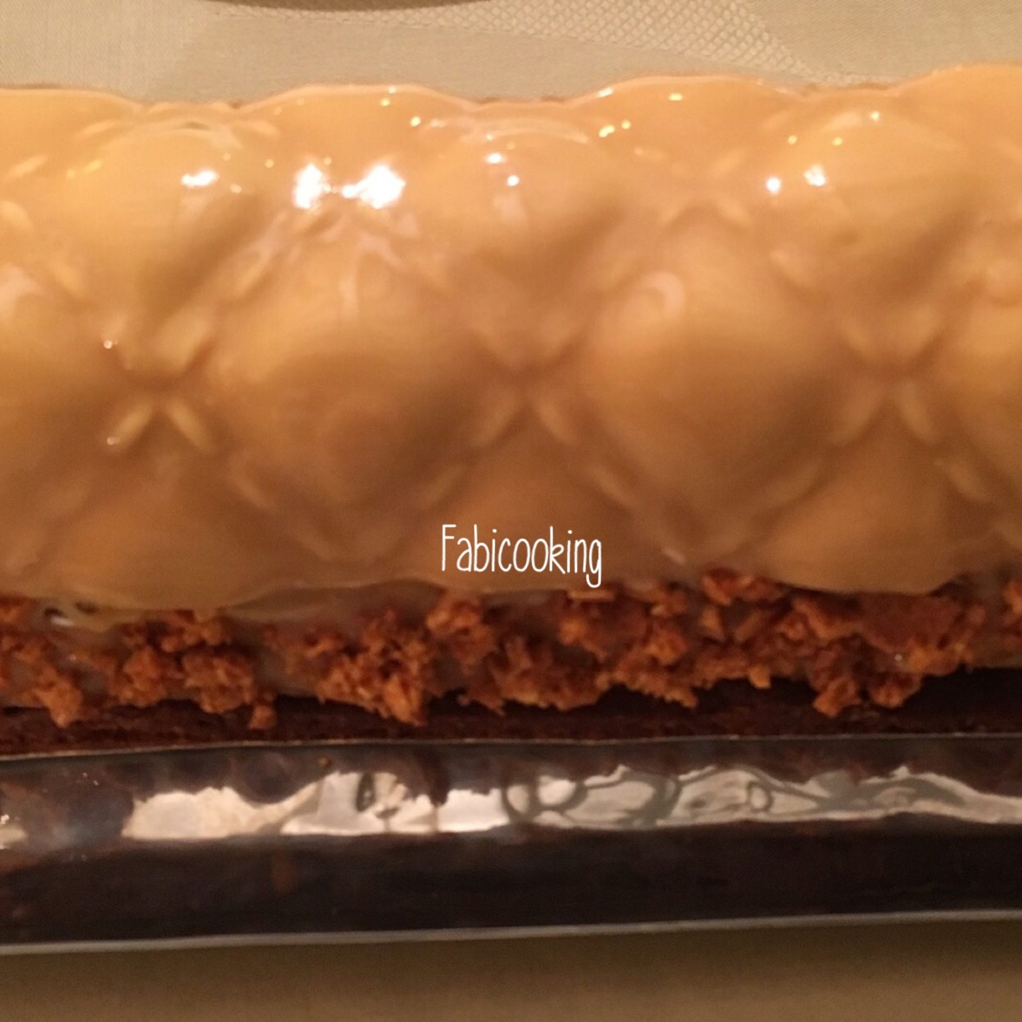 Bûche caramel chocolat cacahuete