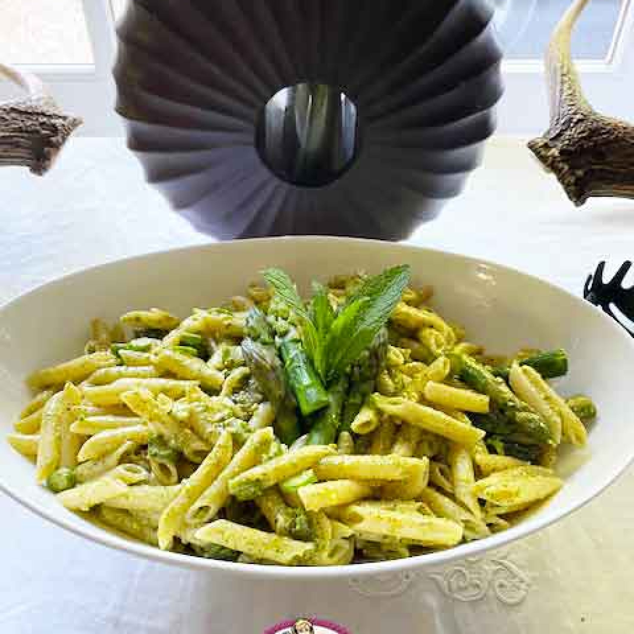 Pâtes au pesto de menthe et asperges