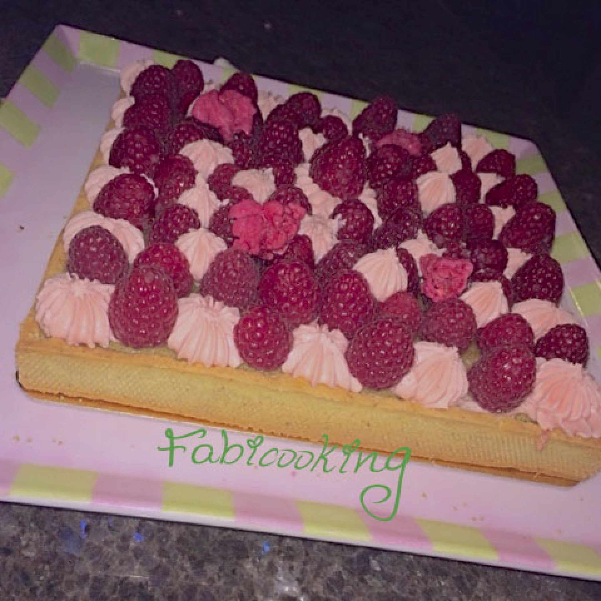 Tarte-framboises-matcha-rose1