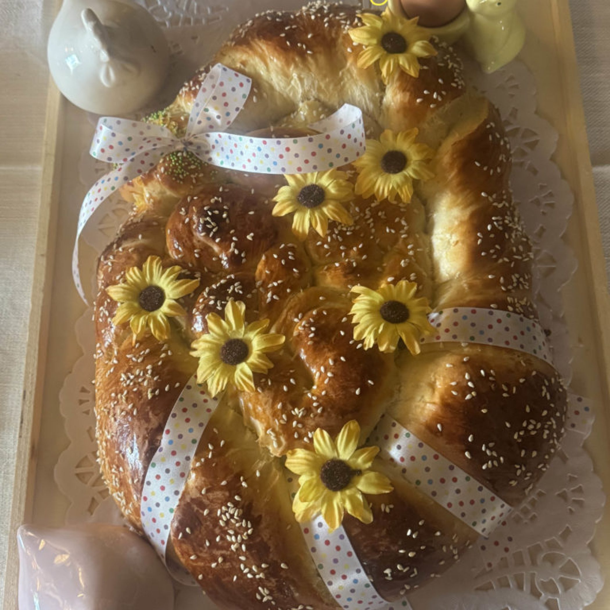 Tsoureki-Joyeuses-Paques-768x1024